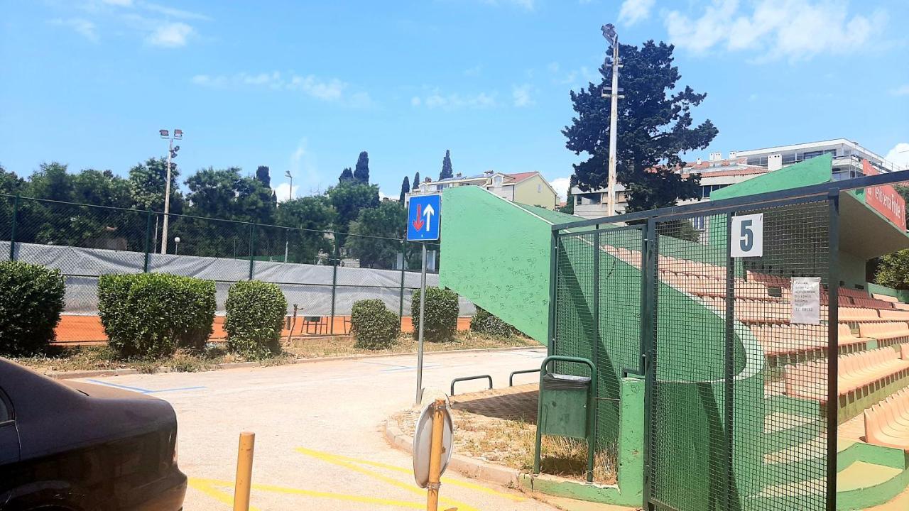 Old Captain'S Apartments - In A Pine Wood By The Sea And Tennis Courts 스플리트 외부 사진