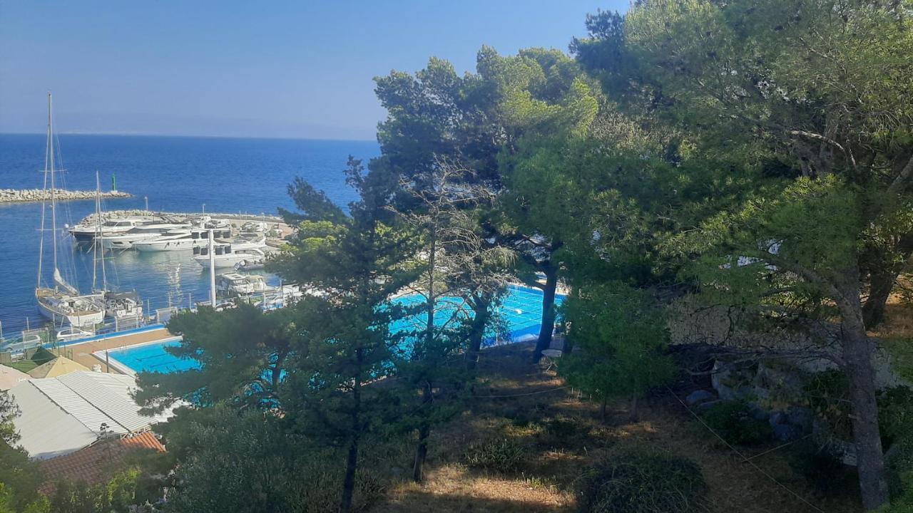 Old Captain'S Apartments - In A Pine Wood By The Sea And Tennis Courts 스플리트 외부 사진