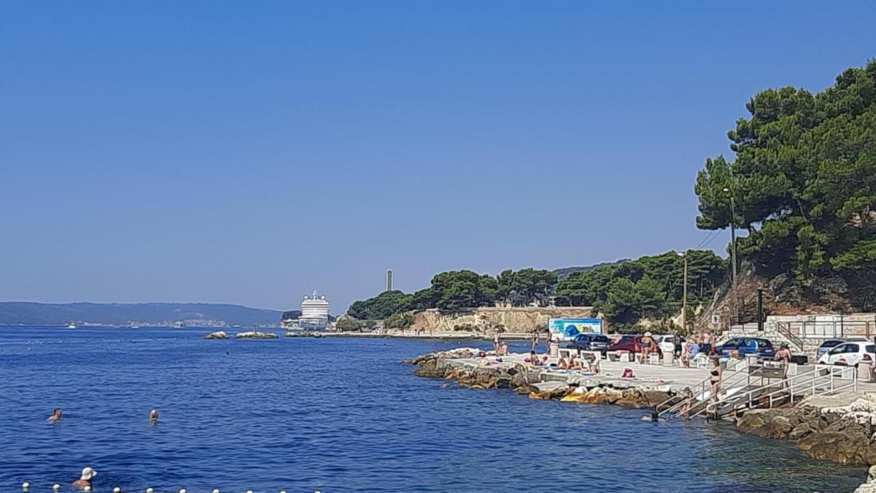 Old Captain'S Apartments - In A Pine Wood By The Sea And Tennis Courts 스플리트 외부 사진