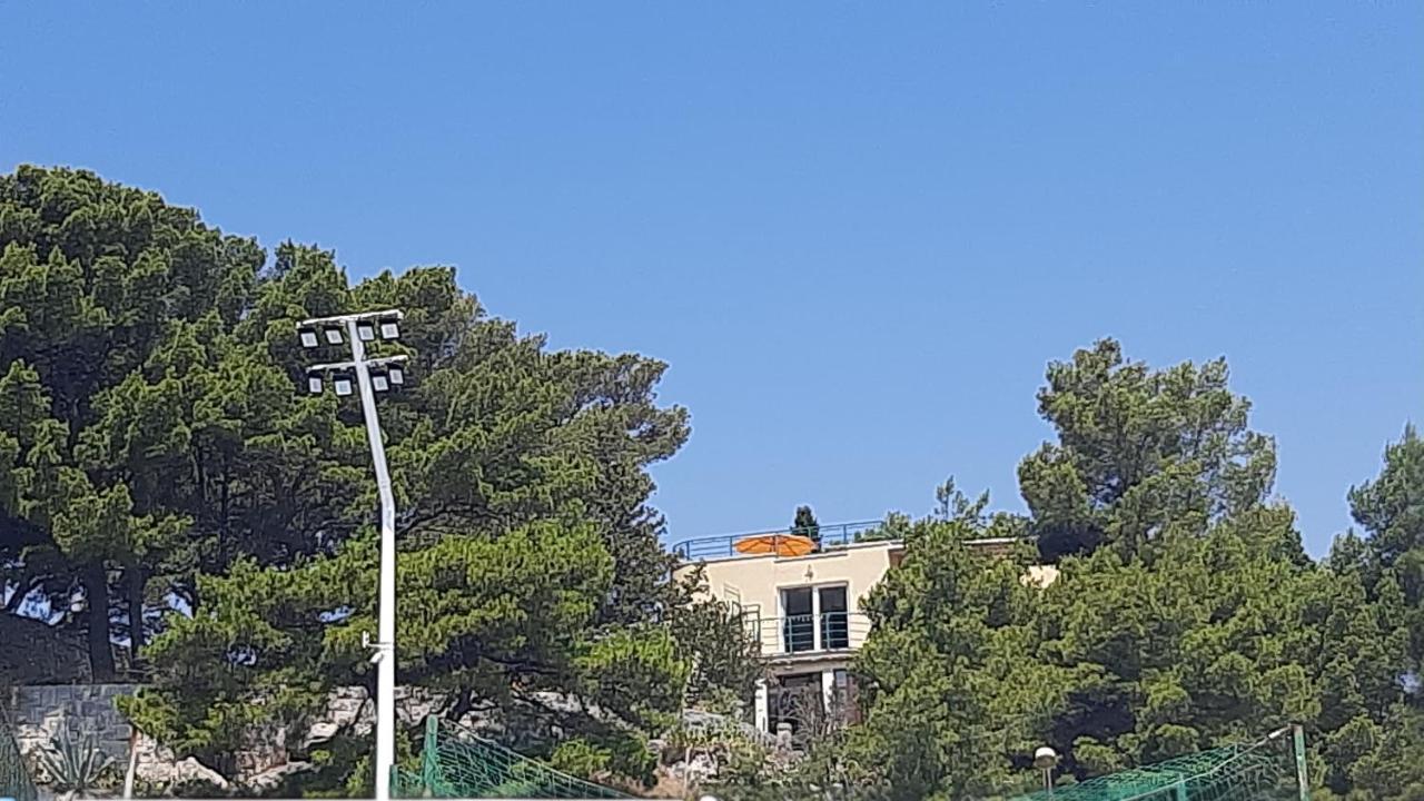 Old Captain'S Apartments - In A Pine Wood By The Sea And Tennis Courts 스플리트 외부 사진