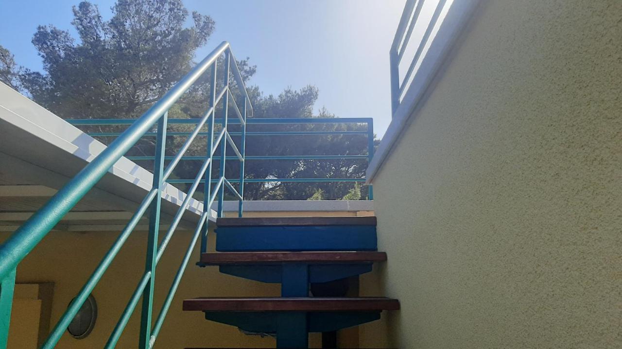 Old Captain'S Apartments - In A Pine Wood By The Sea And Tennis Courts 스플리트 외부 사진