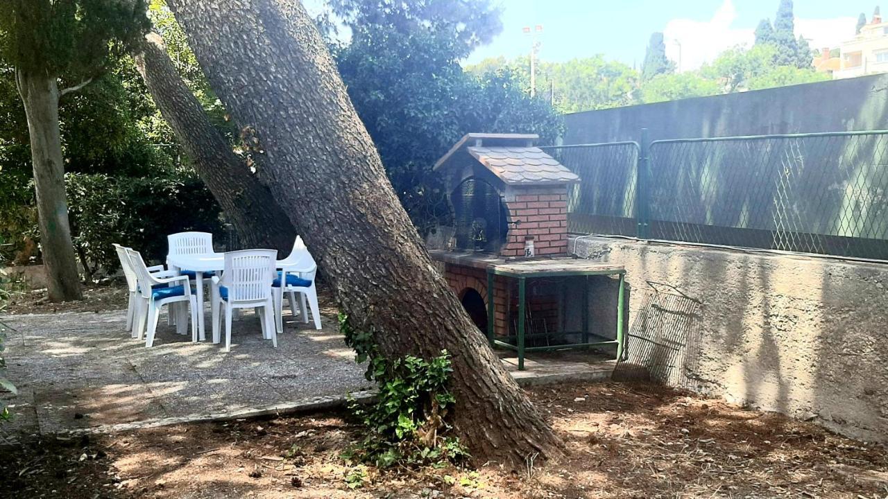 Old Captain'S Apartments - In A Pine Wood By The Sea And Tennis Courts 스플리트 외부 사진