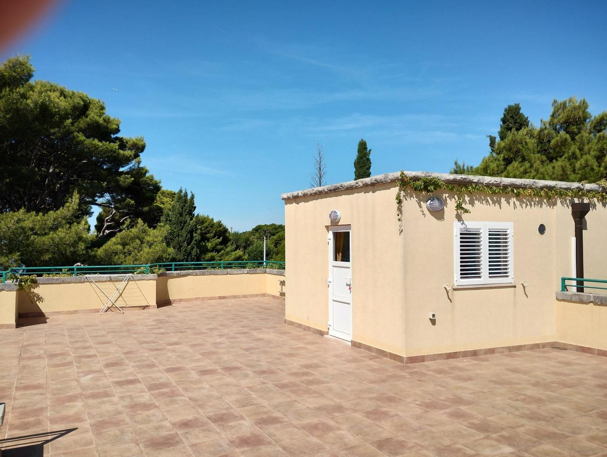 Old Captain'S Apartments - In A Pine Wood By The Sea And Tennis Courts 스플리트 외부 사진